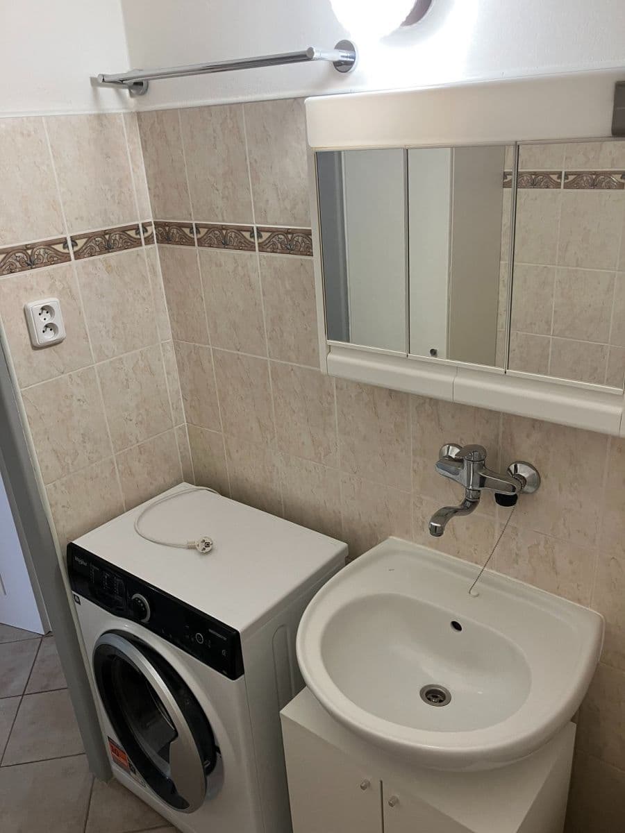 Prenájom bytu 2-izbový 62 m², Hoškova, Praha, Praha Prenájom bytu 2-izbový 62 m², Hoškova, Praha, Praha