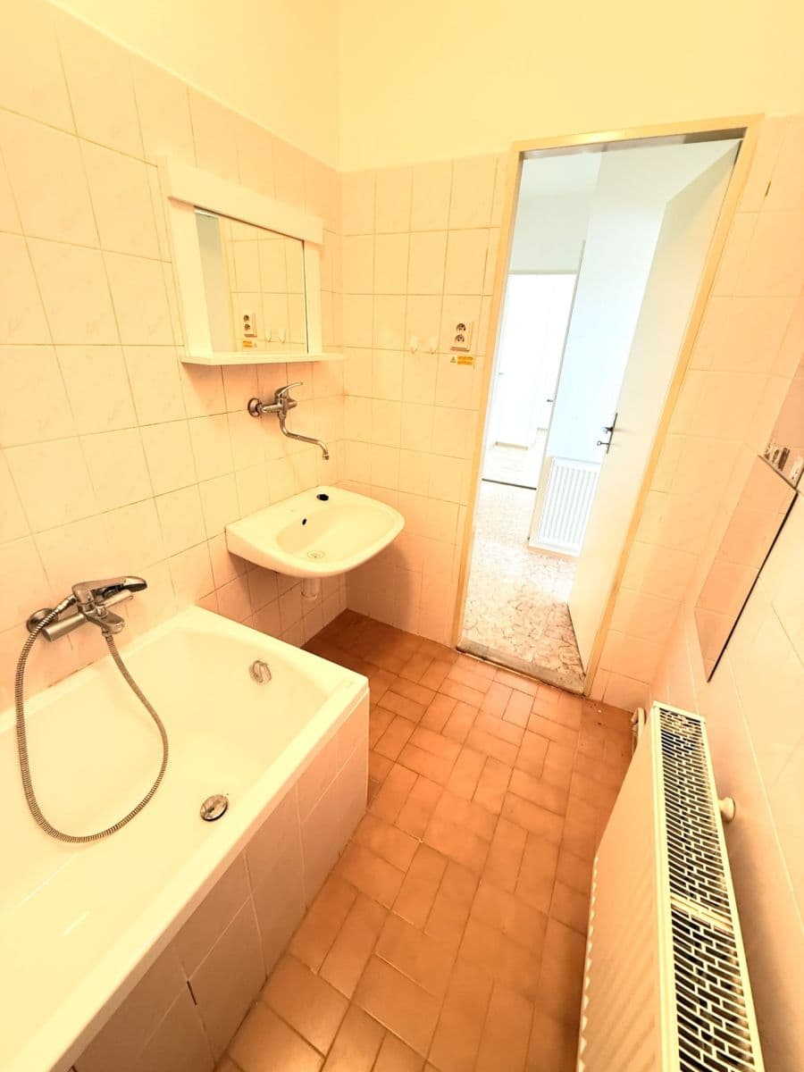 Predaj bytu 1-izbový 40 m², Přerovská, Olomouc, Olomoucký kraj Predaj bytu 1-izbový 40 m², Přerovská, Olomouc, Olomoucký kraj
