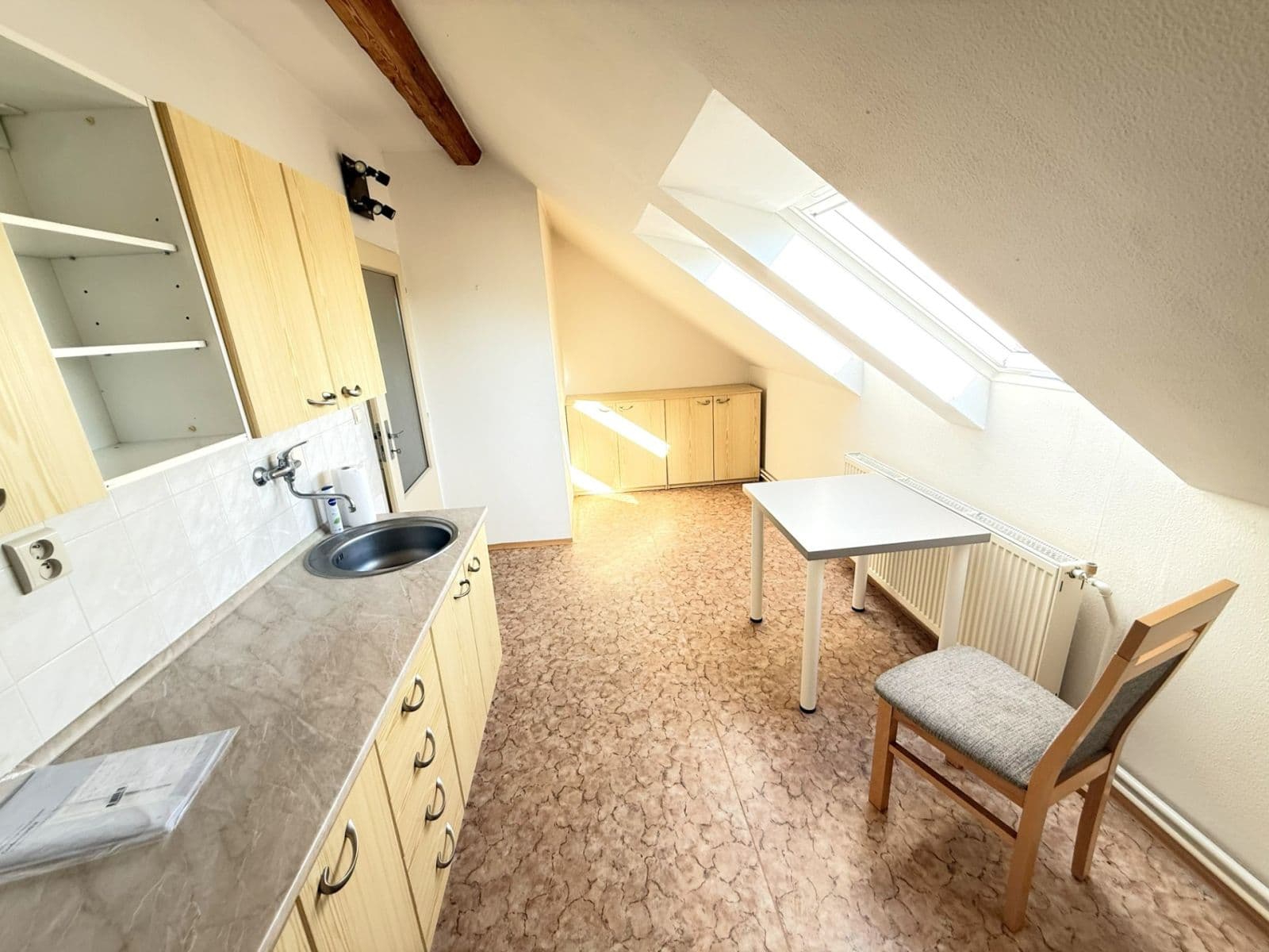 Predaj bytu 1-izbový 40 m², Přerovská, Olomouc, Olomoucký kraj Predaj bytu 1-izbový 40 m², Přerovská, Olomouc, Olomoucký kraj