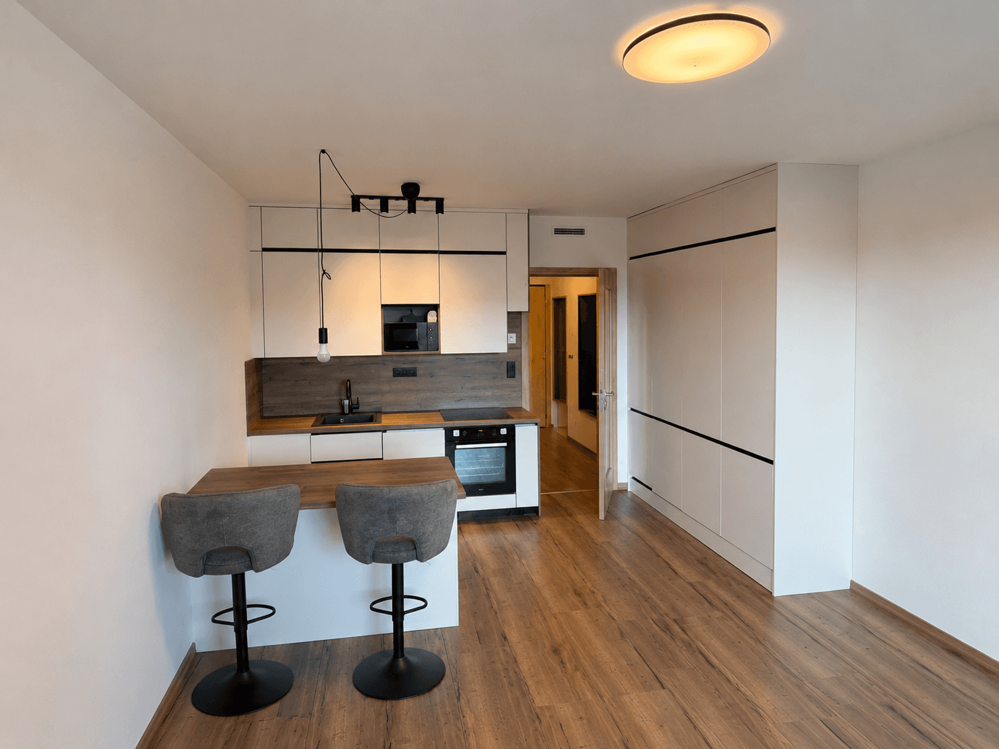 Prenájom bytu 1-izbový 33 m², Střídavá, Praha, Praha Prenájom bytu 1-izbový 33 m², Střídavá, Praha, Praha