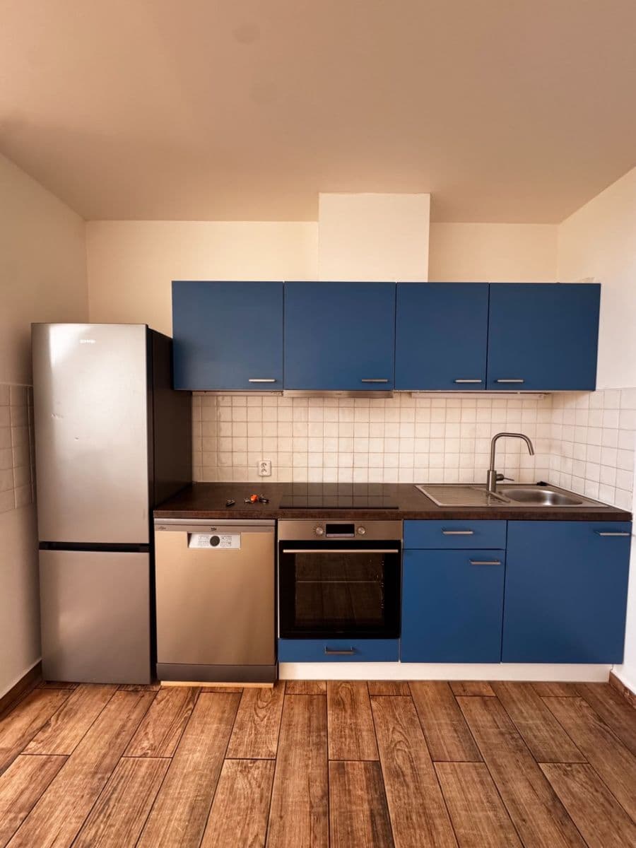 Prenájom bytu 3-izbový 75 m², Semilská, Praha, Praha Prenájom bytu 3-izbový 75 m², Semilská, Praha, Praha