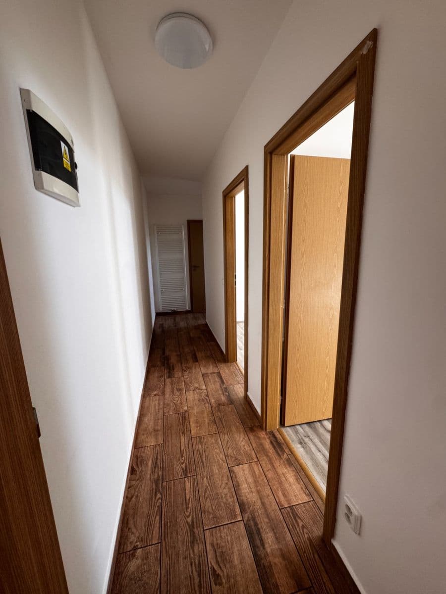 Prenájom bytu 3-izbový 75 m², Semilská, Praha, Praha Prenájom bytu 3-izbový 75 m², Semilská, Praha, Praha