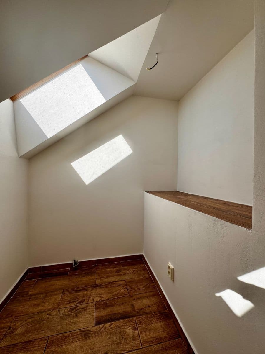 Prenájom bytu 3-izbový 75 m², Semilská, Praha, Praha Prenájom bytu 3-izbový 75 m², Semilská, Praha, Praha