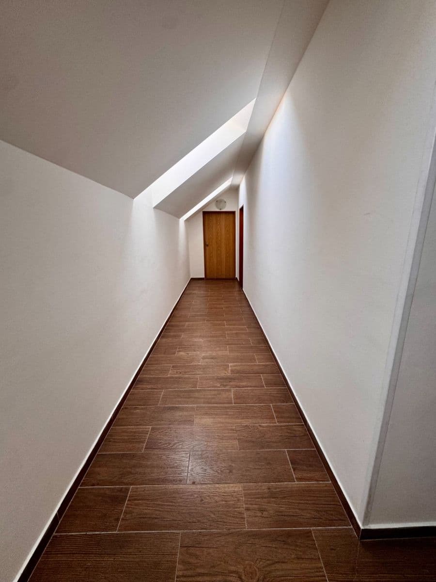 Prenájom bytu 3-izbový 75 m², Semilská, Praha, Praha Prenájom bytu 3-izbový 75 m², Semilská, Praha, Praha