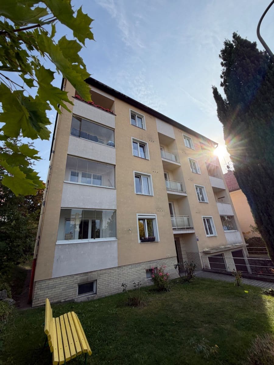 Prenájom bytu 1-izbový 36 m², Palackého náměstí, Karlovy Vary, Karlovarský kraj Prenájom bytu 1-izbový 36 m², Palackého náměstí, Karlovy Vary, Karlovarský kraj