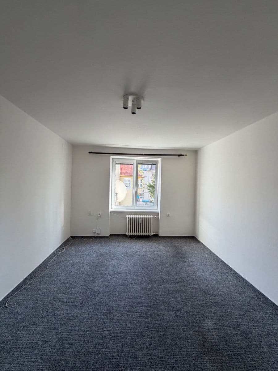 Prenájom bytu 1-izbový 36 m², Palackého náměstí, Karlovy Vary, Karlovarský kraj Prenájom bytu 1-izbový 36 m², Palackého náměstí, Karlovy Vary, Karlovarský kraj