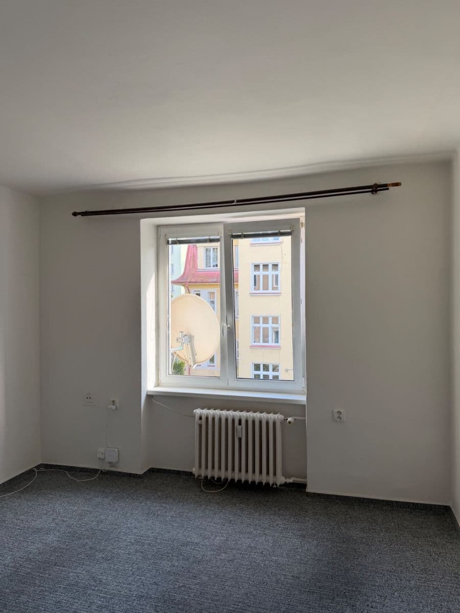 Prenájom bytu 1-izbový 36 m², Palackého náměstí, Karlovy Vary, Karlovarský kraj Prenájom bytu 1-izbový 36 m², Palackého náměstí, Karlovy Vary, Karlovarský kraj