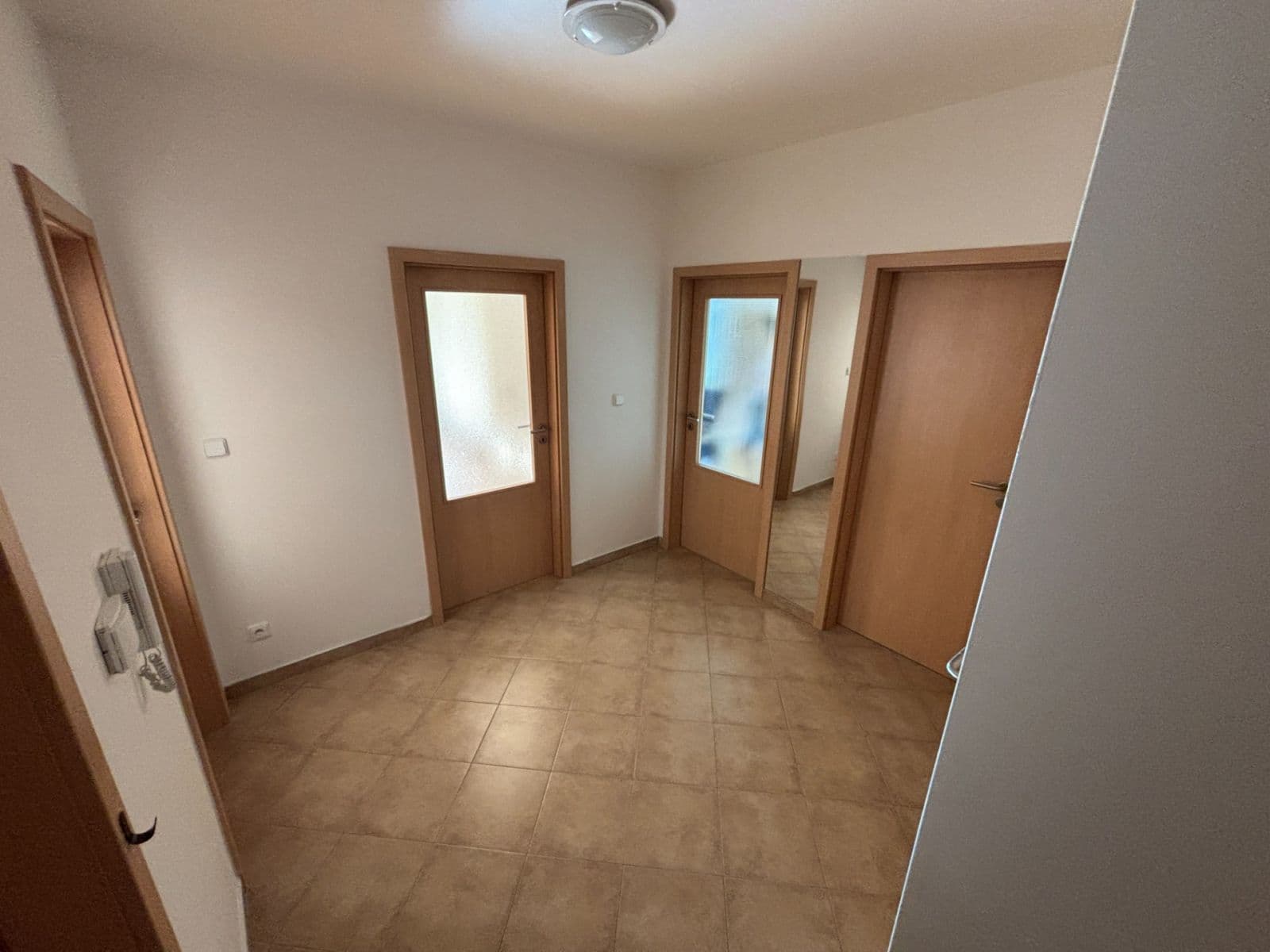 Prenájom bytu 3-izbový 85 m², Za Podjezdem, Praha, Praha Prenájom bytu 3-izbový 85 m², Za Podjezdem, Praha, Praha