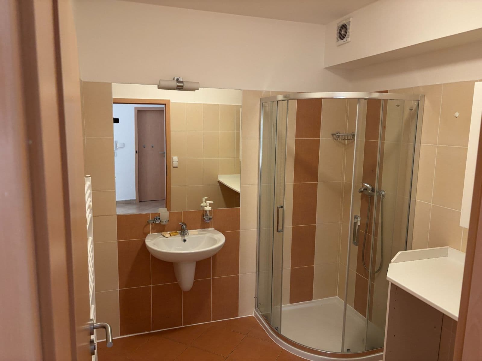 Prenájom bytu 3-izbový 85 m², Za Podjezdem, Praha, Praha Prenájom bytu 3-izbový 85 m², Za Podjezdem, Praha, Praha