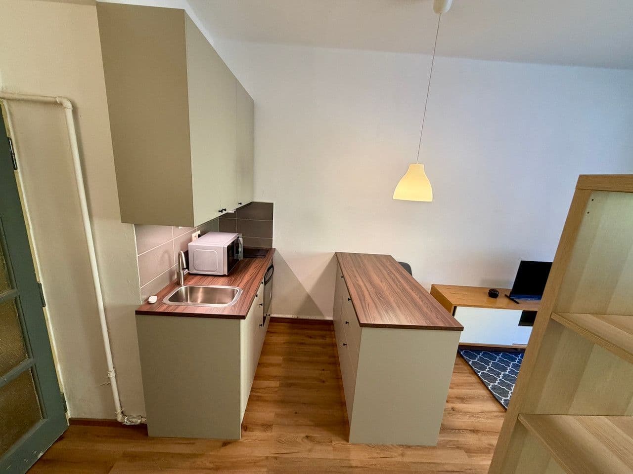 Prenájom bytu 1-izbový 28 m², Na lepším, Praha, Praha Prenájom bytu 1-izbový 28 m², Na lepším, Praha, Praha