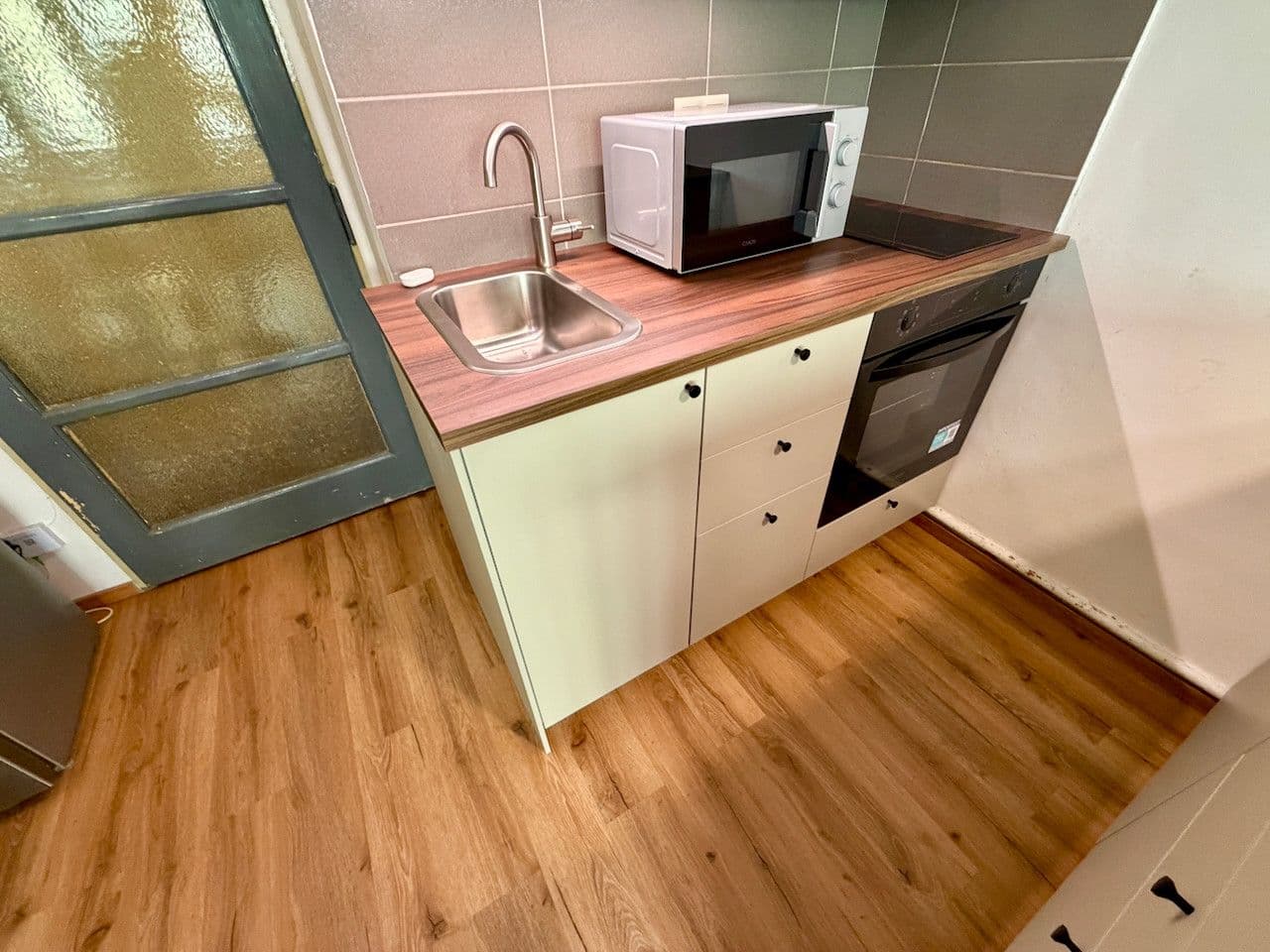 Prenájom bytu 1-izbový 28 m², Na lepším, Praha, Praha Prenájom bytu 1-izbový 28 m², Na lepším, Praha, Praha