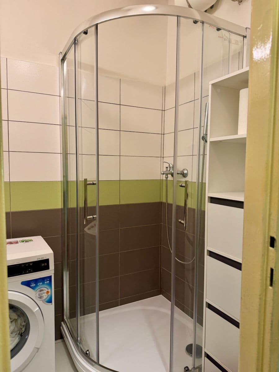 Prenájom bytu 1-izbový 28 m², Na lepším, Praha, Praha Prenájom bytu 1-izbový 28 m², Na lepším, Praha, Praha