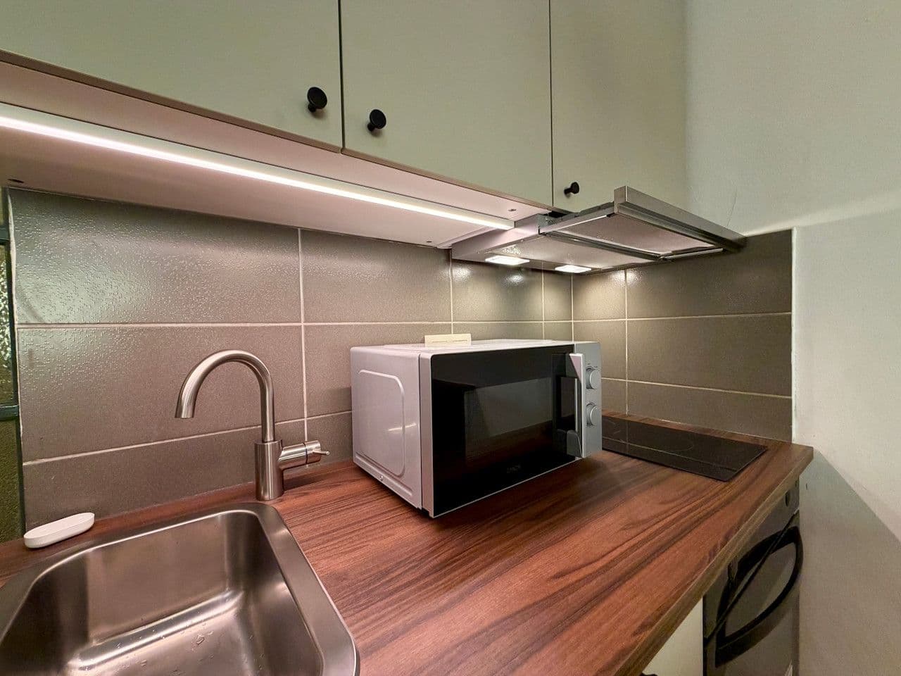 Prenájom bytu 1-izbový 28 m², Na lepším, Praha, Praha Prenájom bytu 1-izbový 28 m², Na lepším, Praha, Praha