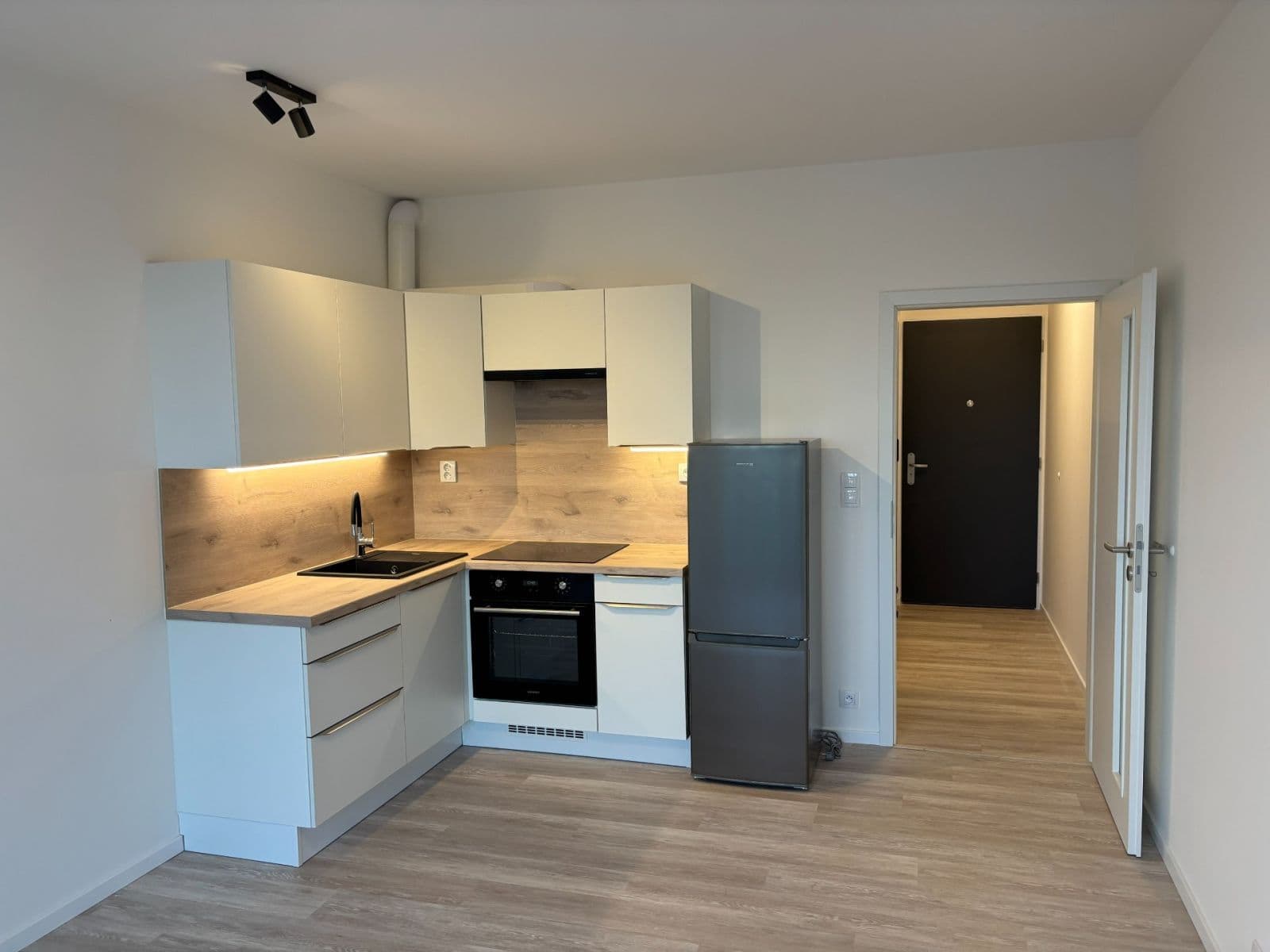 Prenájom bytu 1-izbový 28 m², Mladoboleslavská, Praha, Praha Prenájom bytu 1-izbový 28 m², Mladoboleslavská, Praha, Praha