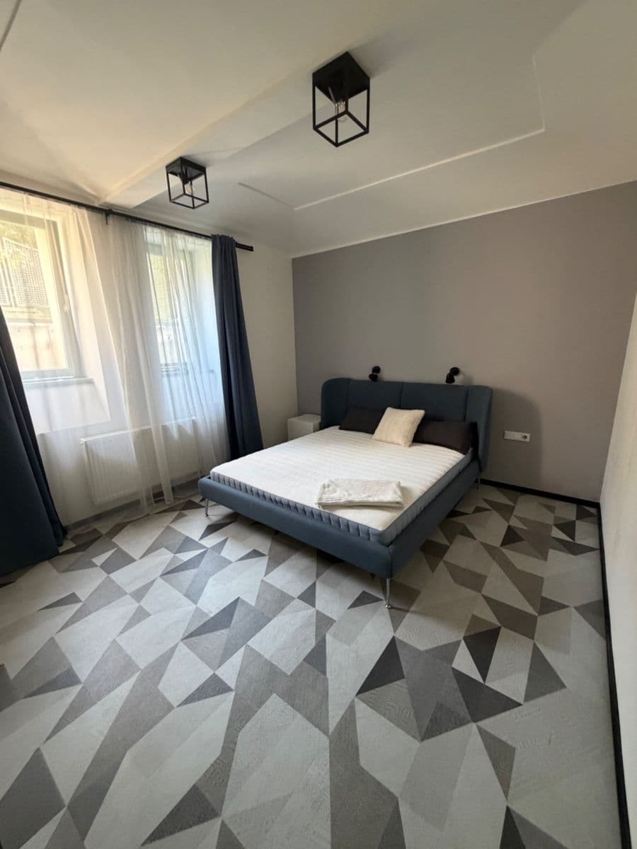 Prenájom bytu 3-izbový 120 m², Jinonická, Praha, Praha Prenájom bytu 3-izbový 120 m², Jinonická, Praha, Praha