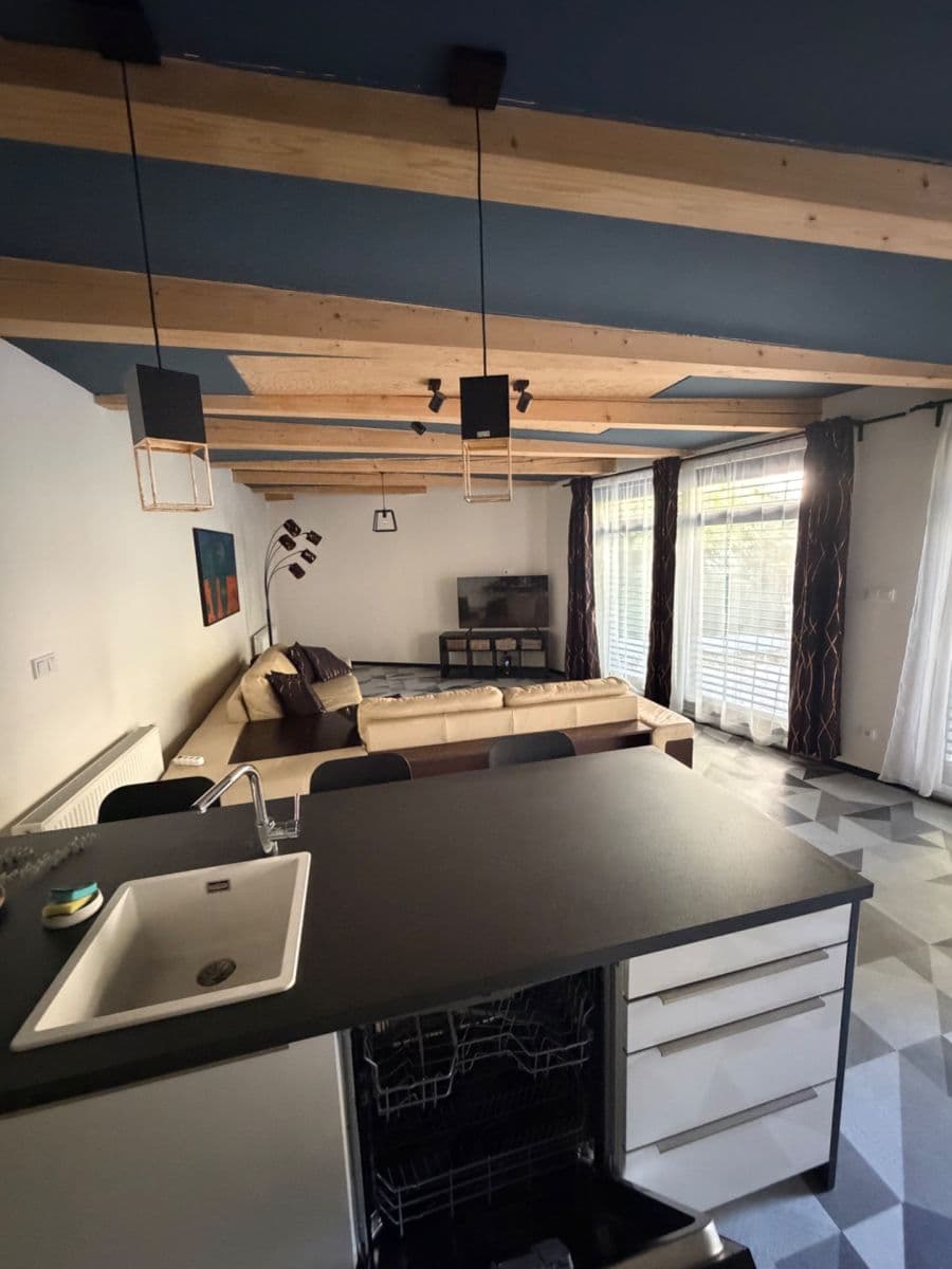 Prenájom bytu 3-izbový 120 m², Jinonická, Praha, Praha Prenájom bytu 3-izbový 120 m², Jinonická, Praha, Praha