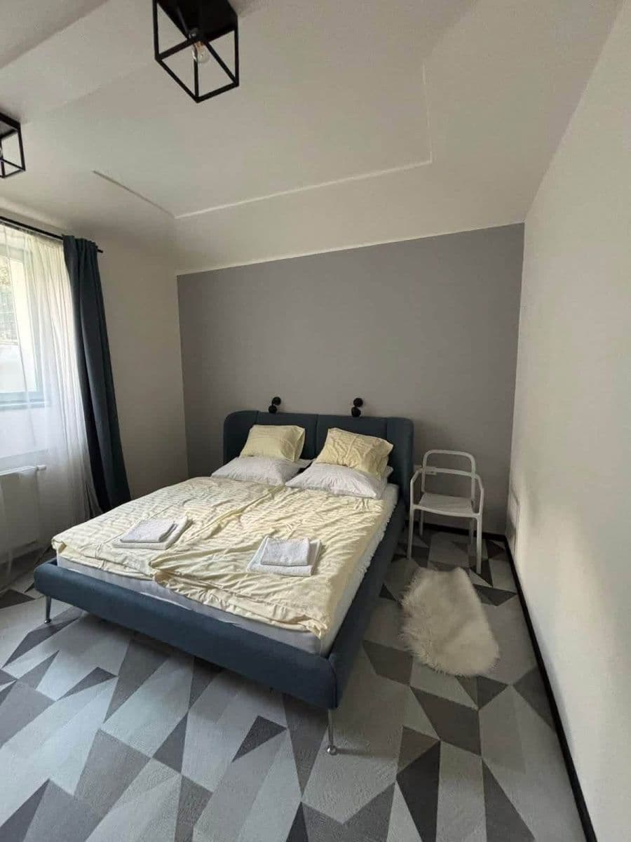 Prenájom bytu 3-izbový 120 m², Jinonická, Praha, Praha Prenájom bytu 3-izbový 120 m², Jinonická, Praha, Praha