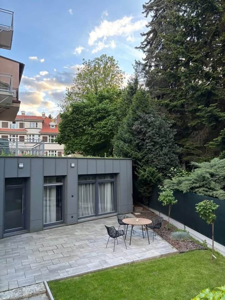 Prenájom bytu 3-izbový 120 m², Jinonická, Praha, Praha Prenájom bytu 3-izbový 120 m², Jinonická, Praha, Praha