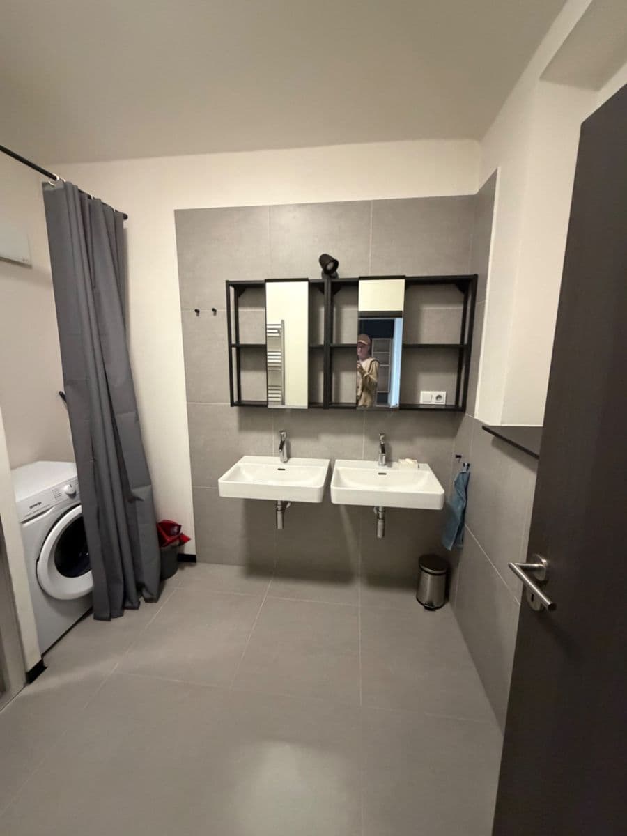 Prenájom bytu 3-izbový 120 m², Jinonická, Praha, Praha Prenájom bytu 3-izbový 120 m², Jinonická, Praha, Praha