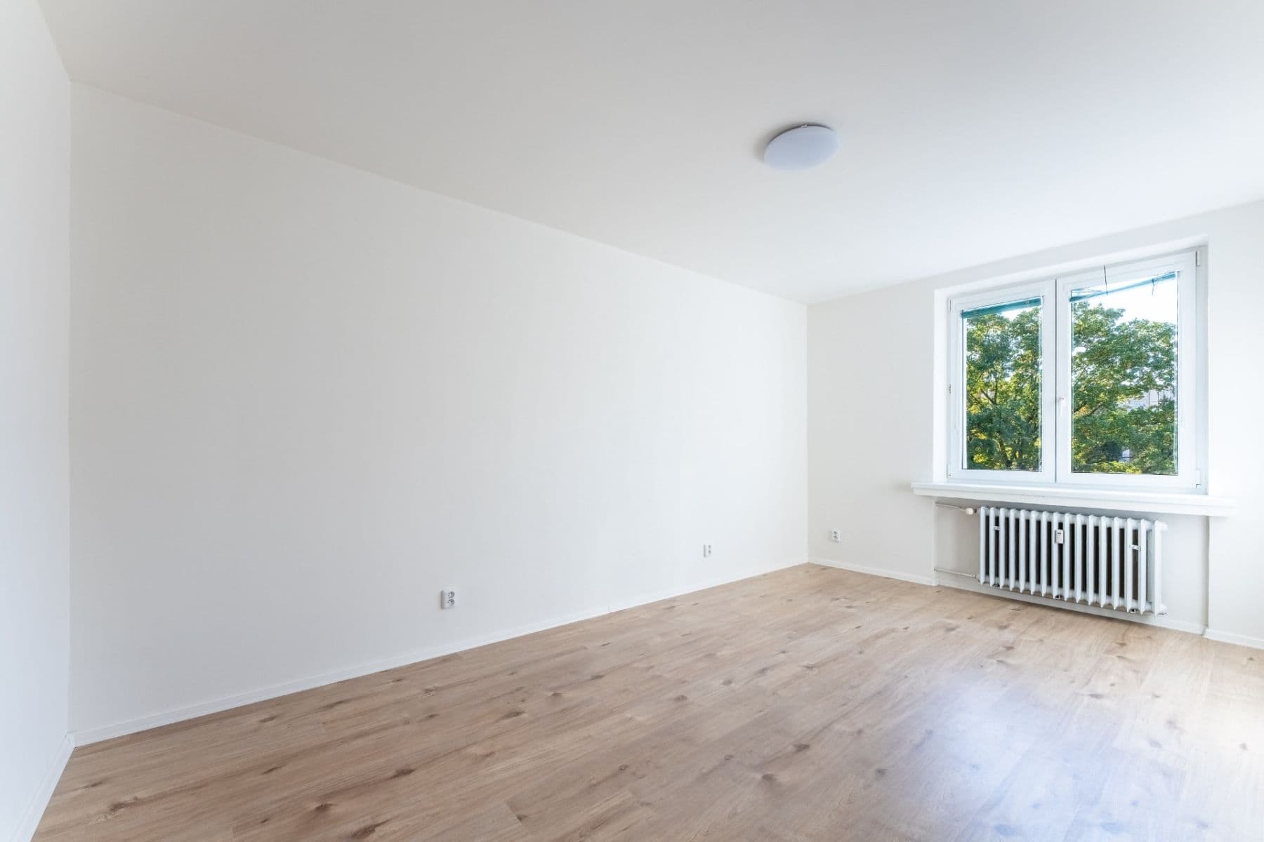 Predaj bytu 4-izbový 66 m², Spojovací, Praha, Praha Predaj bytu 4-izbový 66 m², Spojovací, Praha, Praha