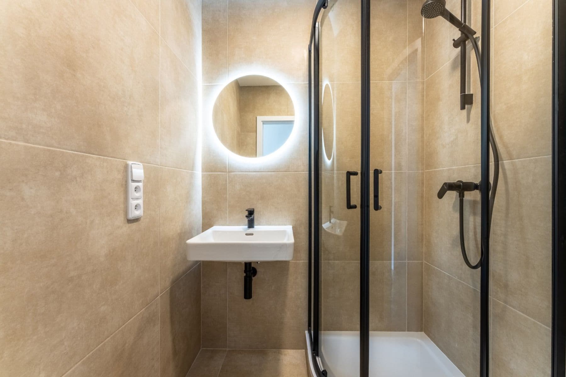 Predaj bytu 4-izbový 66 m², Spojovací, Praha, Praha Predaj bytu 4-izbový 66 m², Spojovací, Praha, Praha