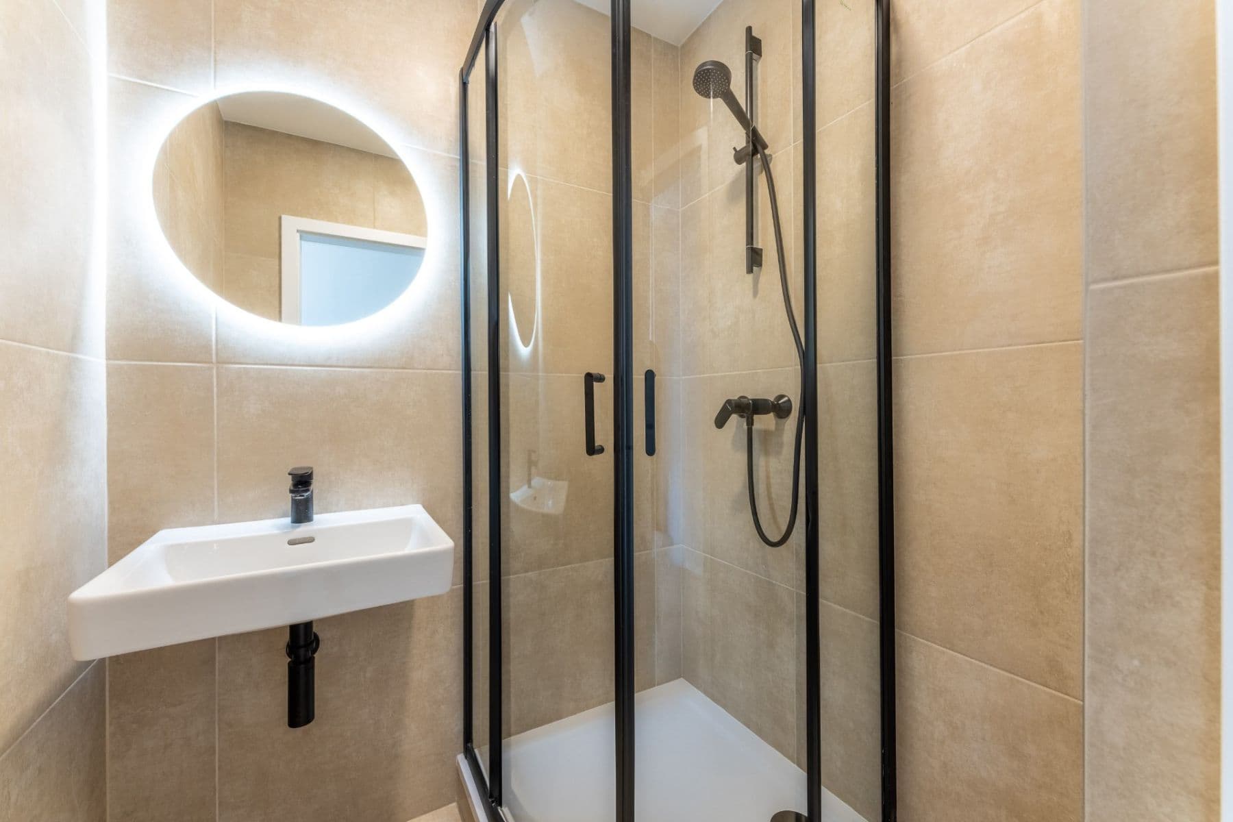 Predaj bytu 4-izbový 66 m², Spojovací, Praha, Praha Predaj bytu 4-izbový 66 m², Spojovací, Praha, Praha