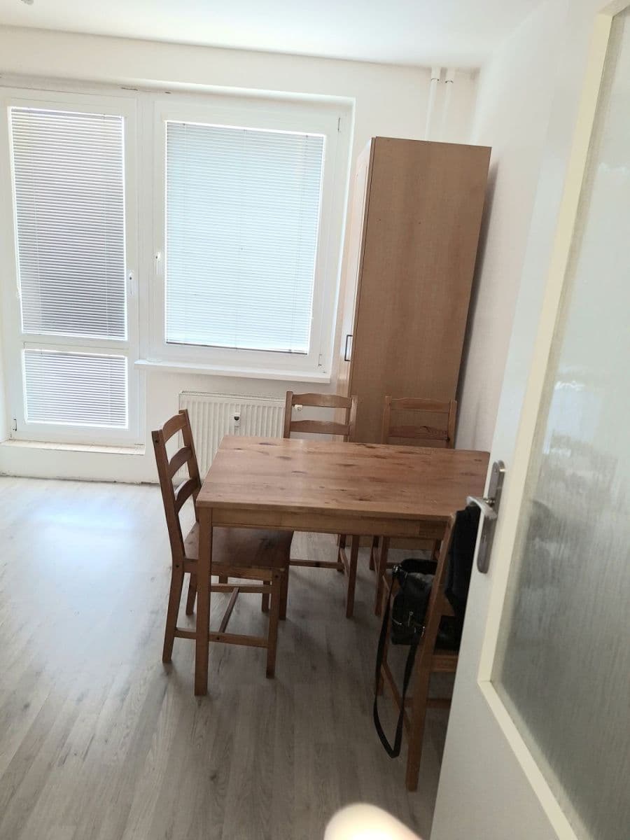 Prenájom bytu 3-izbový 70 m², Frýdecká, Praha, Praha Prenájom bytu 3-izbový 70 m², Frýdecká, Praha, Praha