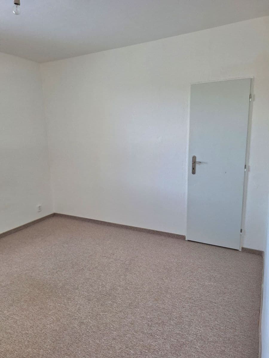 Prenájom bytu 3-izbový 70 m², Frýdecká, Praha, Praha Prenájom bytu 3-izbový 70 m², Frýdecká, Praha, Praha