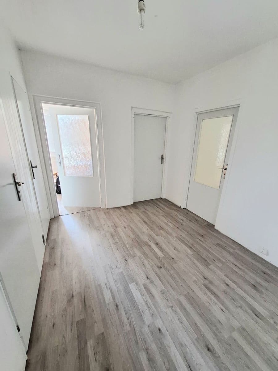 Prenájom bytu 3-izbový 70 m², Frýdecká, Praha, Praha Prenájom bytu 3-izbový 70 m², Frýdecká, Praha, Praha