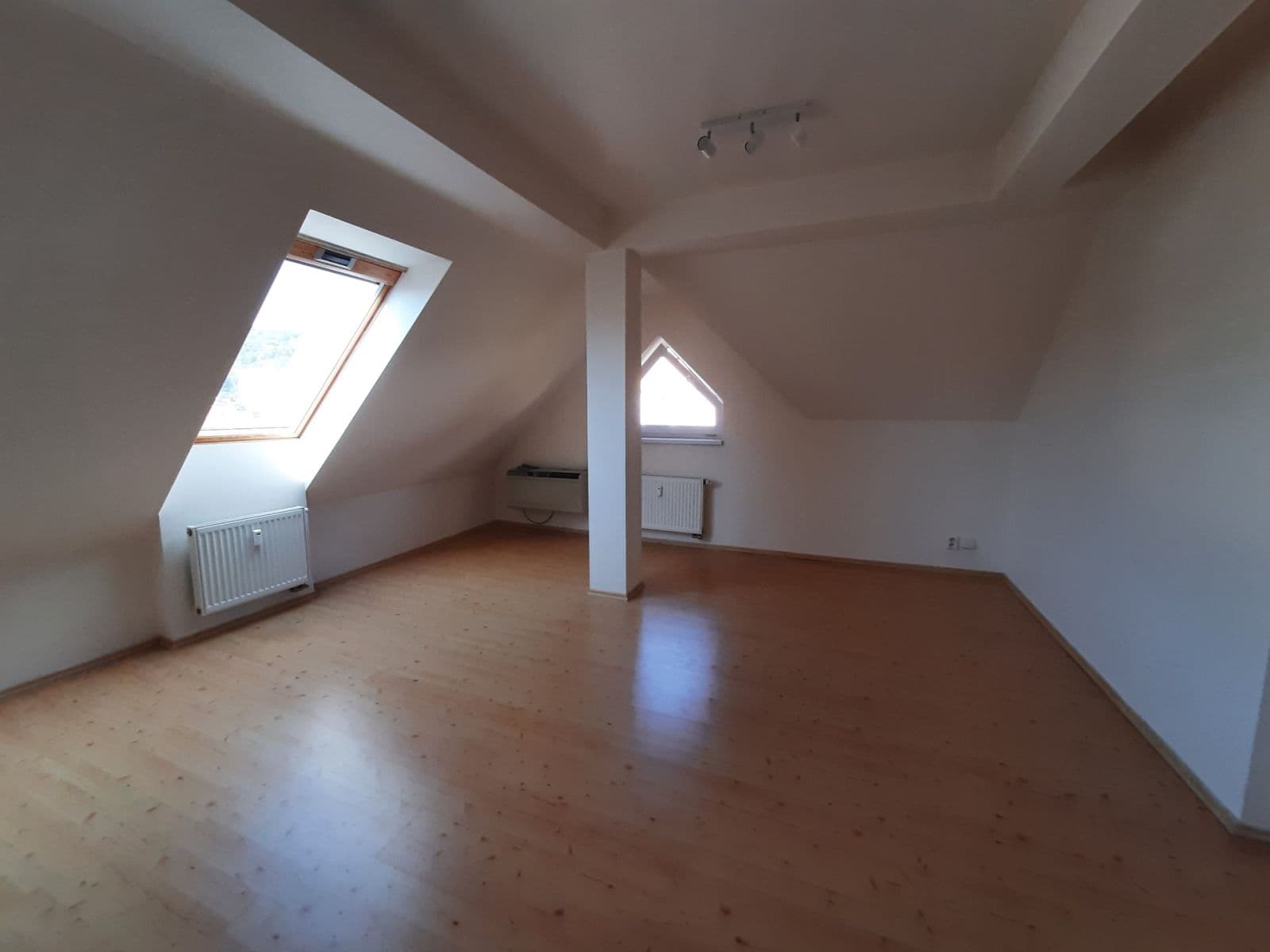Prenájom bytu 2-izbový 70 m², Věštínská, Praha, Praha Prenájom bytu 2-izbový 70 m², Věštínská, Praha, Praha