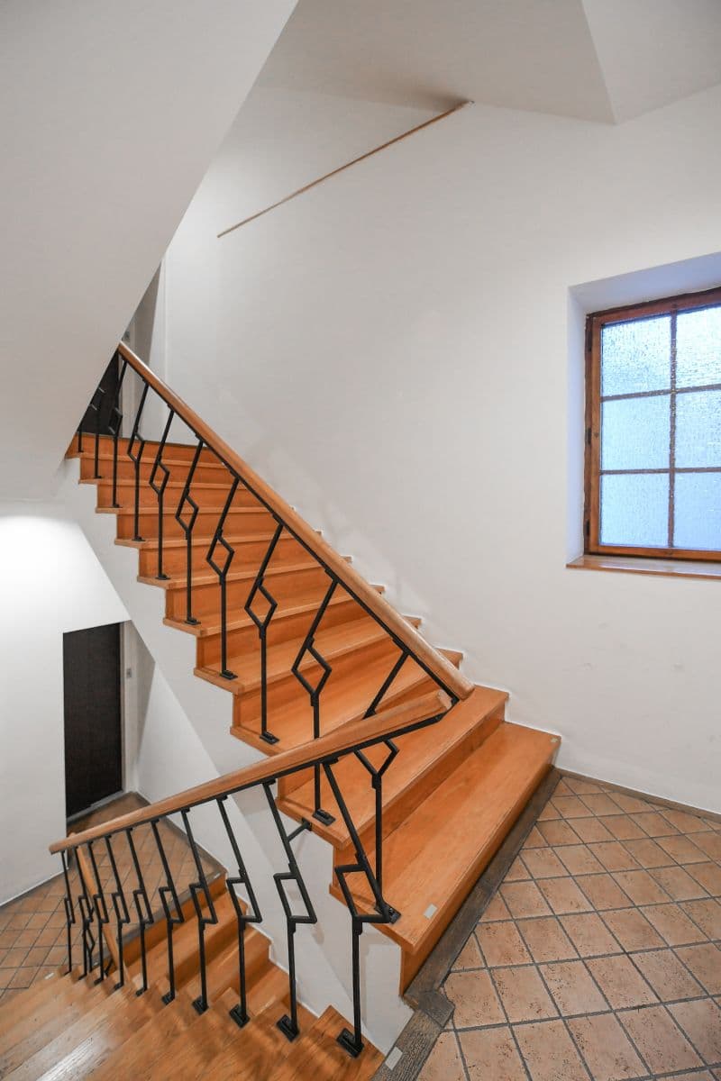 Prenájom bytu 88 m², Husova, Praha, Praha Prenájom bytu 88 m², Husova, Praha, Praha