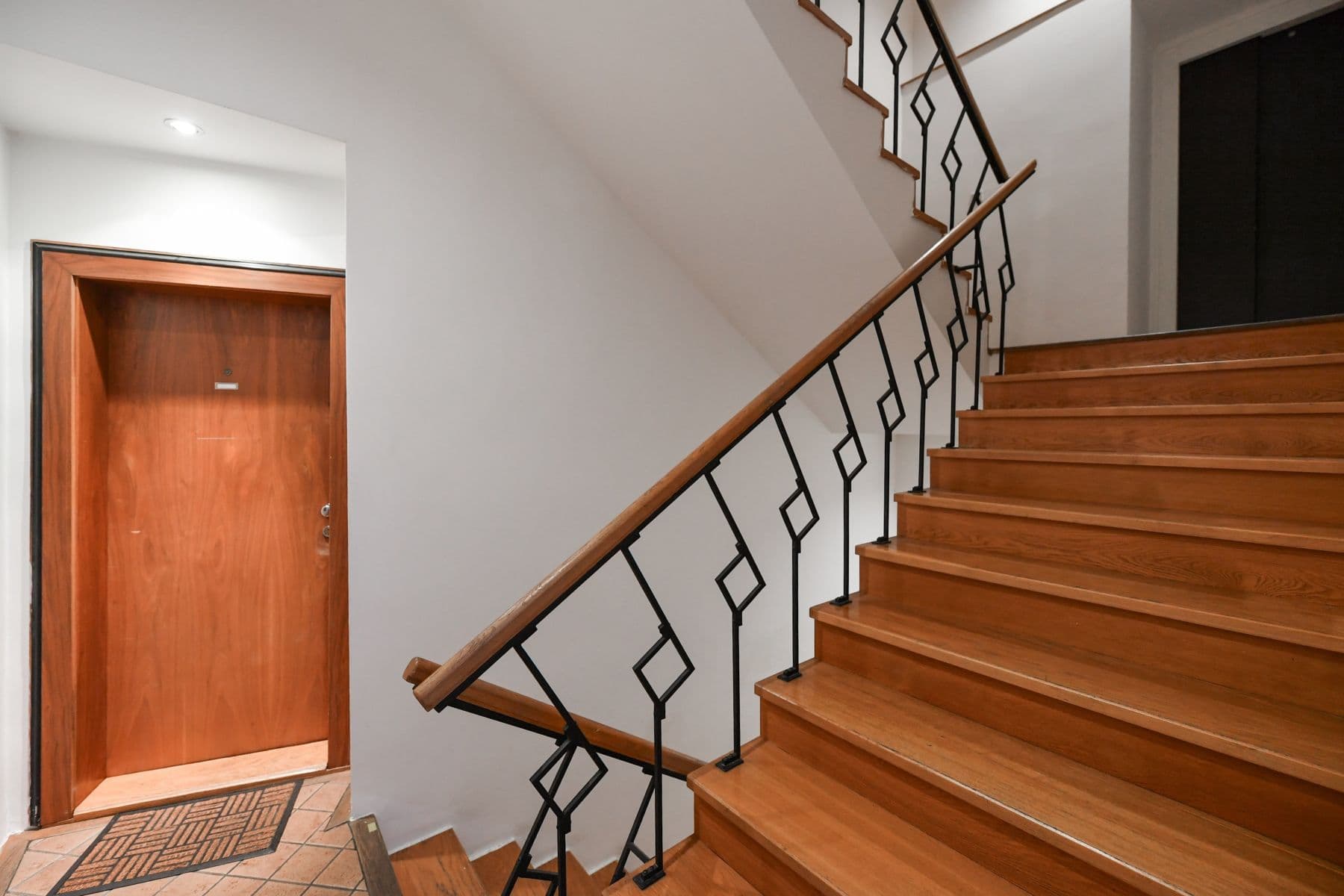 Prenájom bytu 88 m², Husova, Praha, Praha Prenájom bytu 88 m², Husova, Praha, Praha