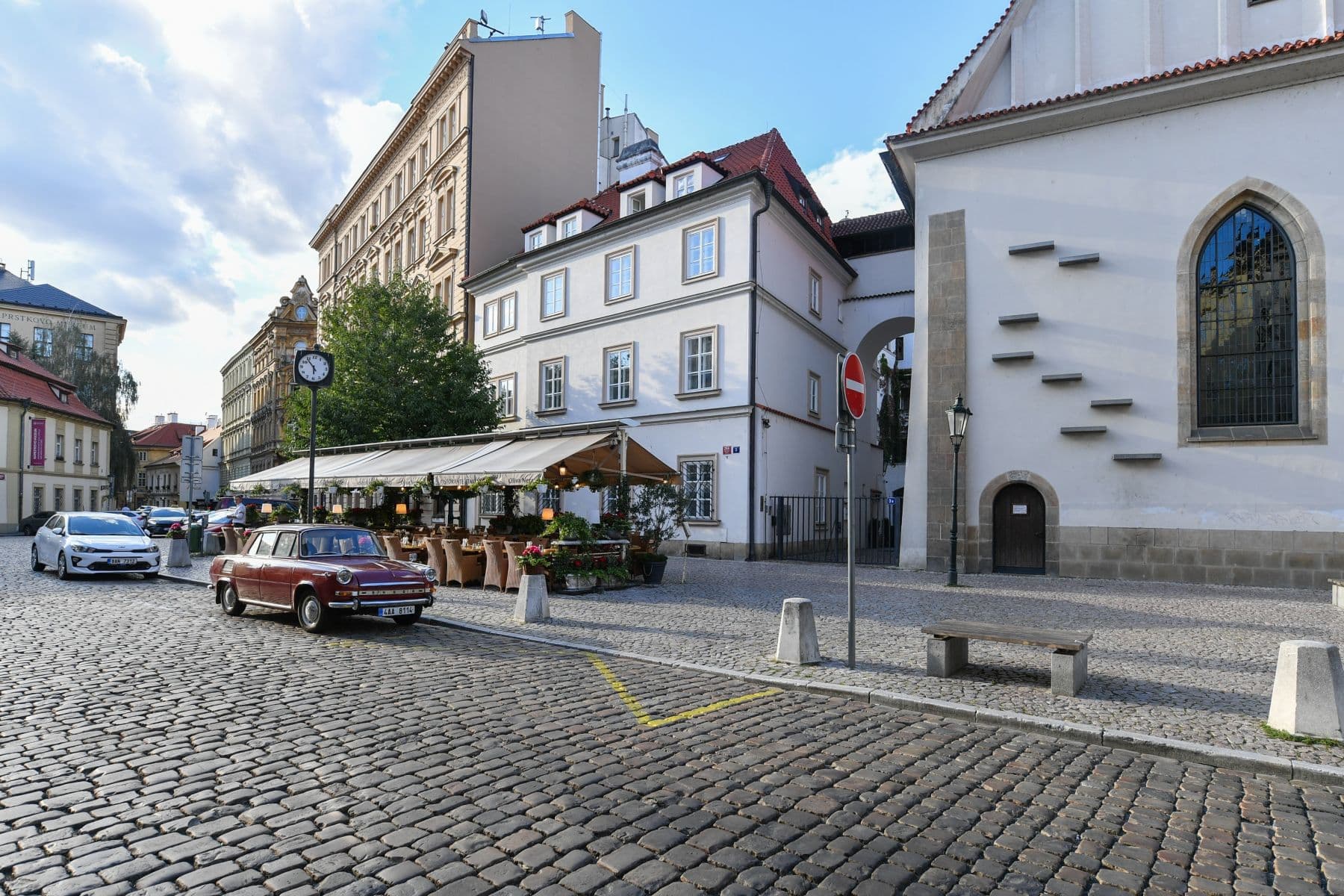Prenájom bytu 88 m², Husova, Praha, Praha Prenájom bytu 88 m², Husova, Praha, Praha