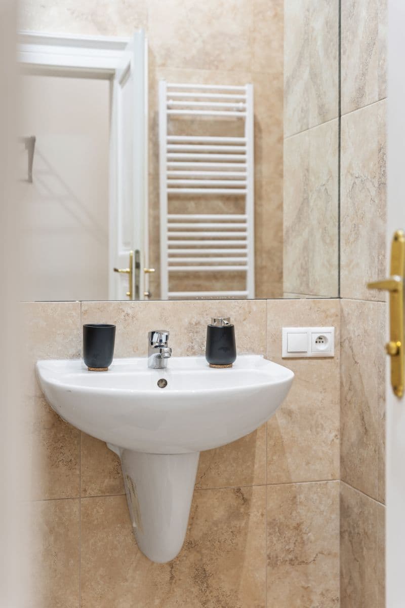 Prenájom bytu 59 m², Dělnická, Praha, Praha Prenájom bytu 59 m², Dělnická, Praha, Praha