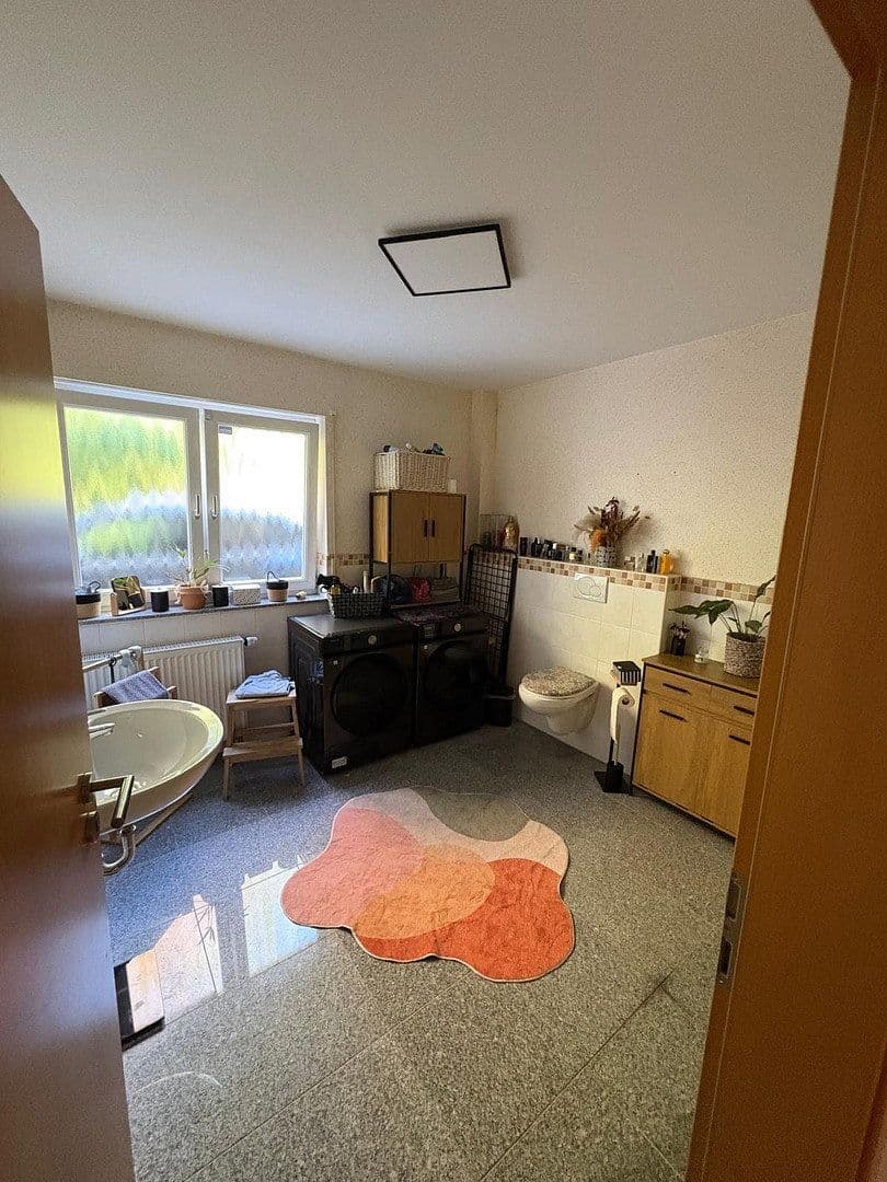 Prenájom bytu 3-izbový 90 m², Neunkirchen-Seelscheid, Severné Porýnie - Westfálsko Prenájom bytu 3-izbový 90 m², Neunkirchen-Seelscheid, Severné Porýnie - Westfálsko