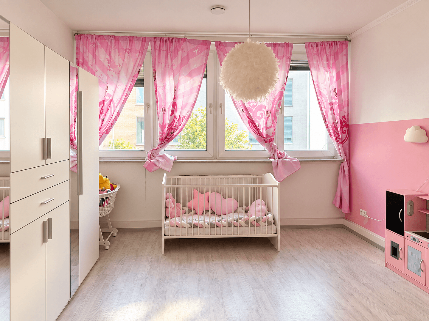 Prenájom bytu 4-izbový 114 m², Berliner Straße 23, Pforzheim, Bádensko-Wurttembersko Prenájom bytu 4-izbový 114 m², Berliner Straße 23, Pforzheim, Bádensko-Wurttembersko