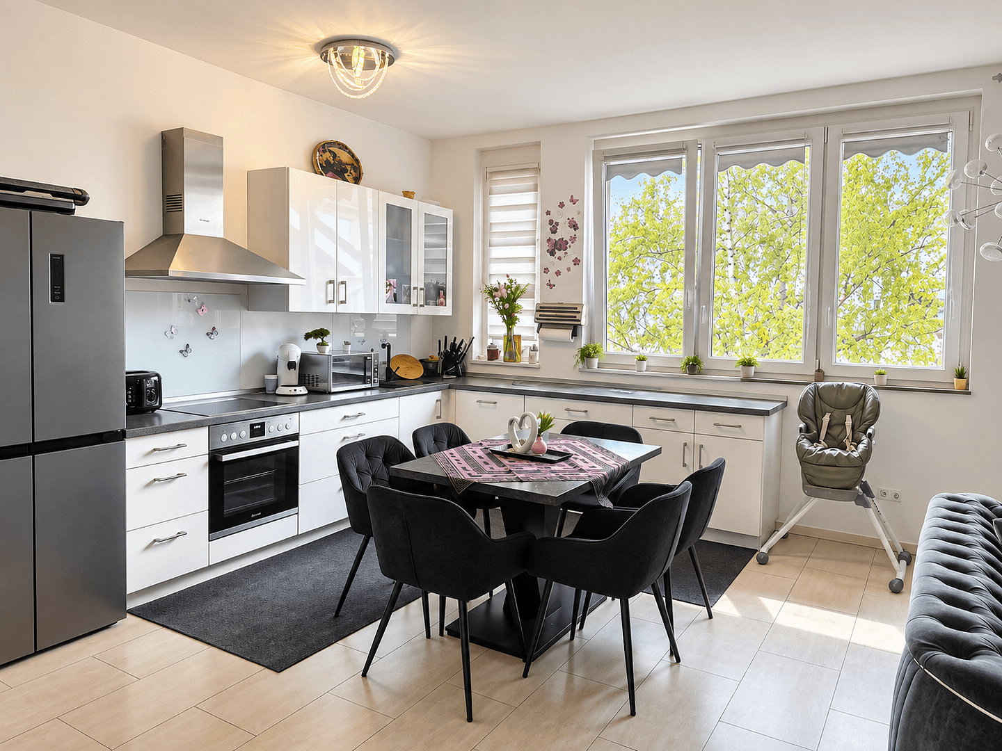 Prenájom bytu 4-izbový 114 m², Berliner Straße 23, Pforzheim, Bádensko-Wurttembersko Prenájom bytu 4-izbový 114 m², Berliner Straße 23, Pforzheim, Bádensko-Wurttembersko