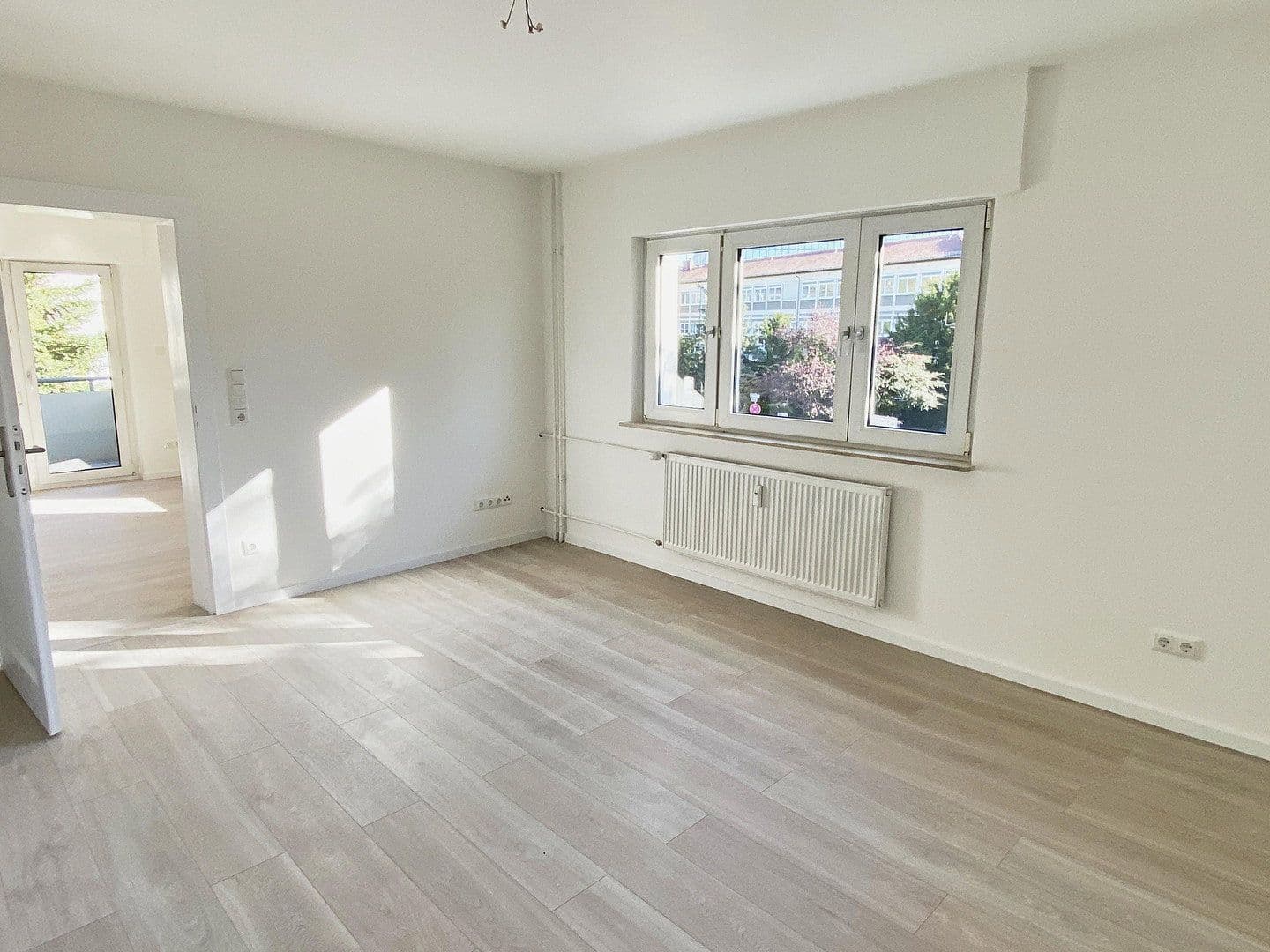 Prenájom bytu 3-izbový 66 m², Langenbeckstraße 4, Wiesbaden, Hesensko Prenájom bytu 3-izbový 66 m², Langenbeckstraße 4, Wiesbaden, Hesensko