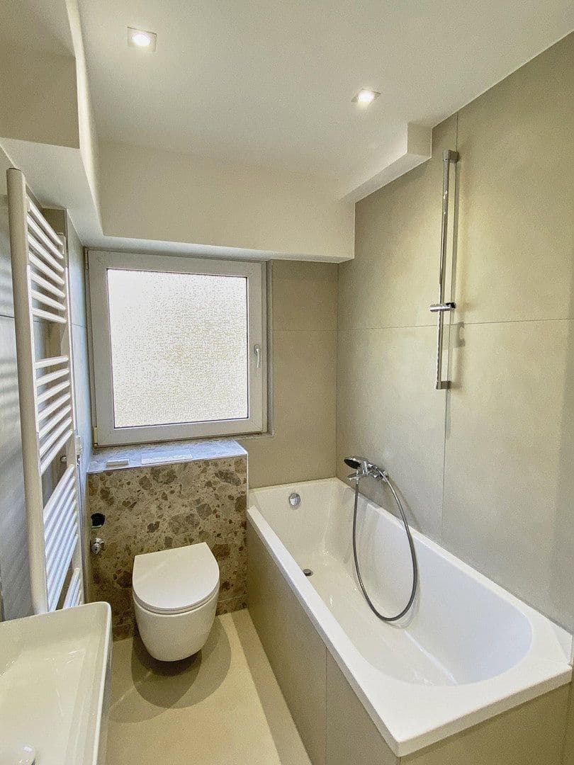 Prenájom bytu 3-izbový 66 m², Langenbeckstraße 4, Wiesbaden, Hesensko Prenájom bytu 3-izbový 66 m², Langenbeckstraße 4, Wiesbaden, Hesensko