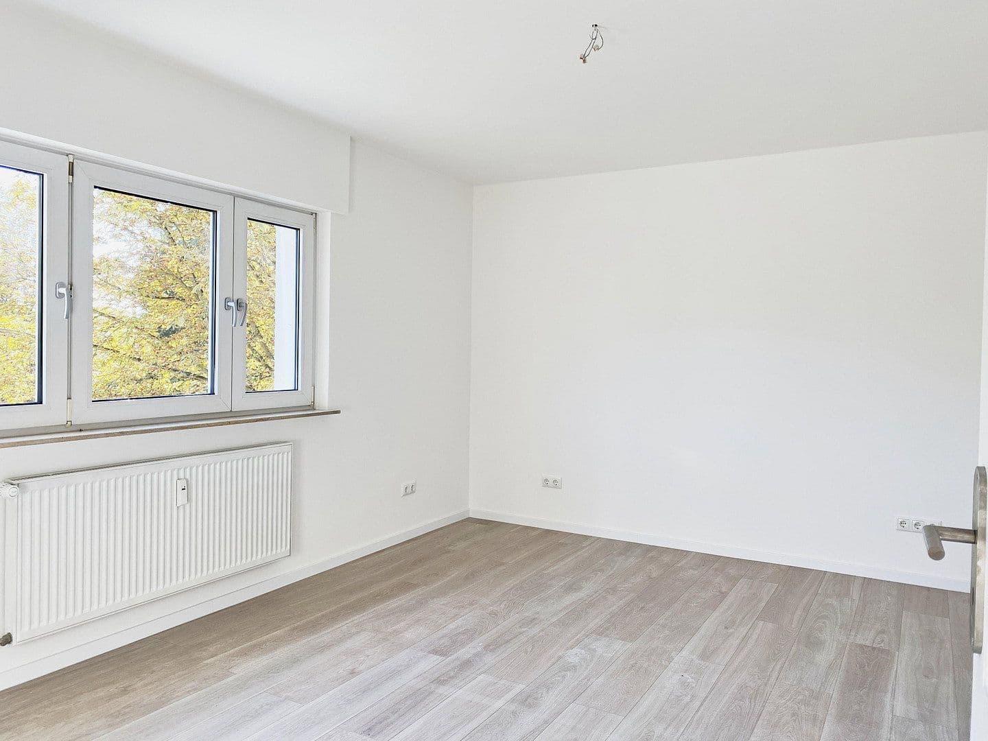 Prenájom bytu 3-izbový 66 m², Langenbeckstraße 4, Wiesbaden, Hesensko Prenájom bytu 3-izbový 66 m², Langenbeckstraße 4, Wiesbaden, Hesensko