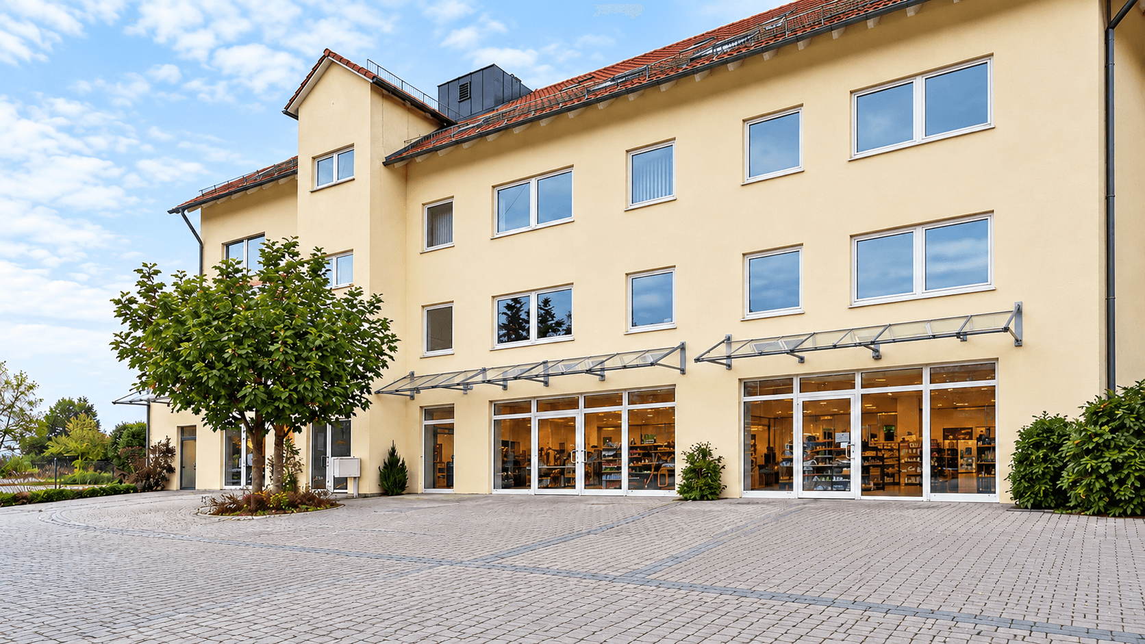 Prenájom nebytového priestoru 380 m², Opalstr. 19, Altdorf, Bavorsko Prenájom nebytového priestoru 380 m², Opalstr. 19, Altdorf, Bavorsko
