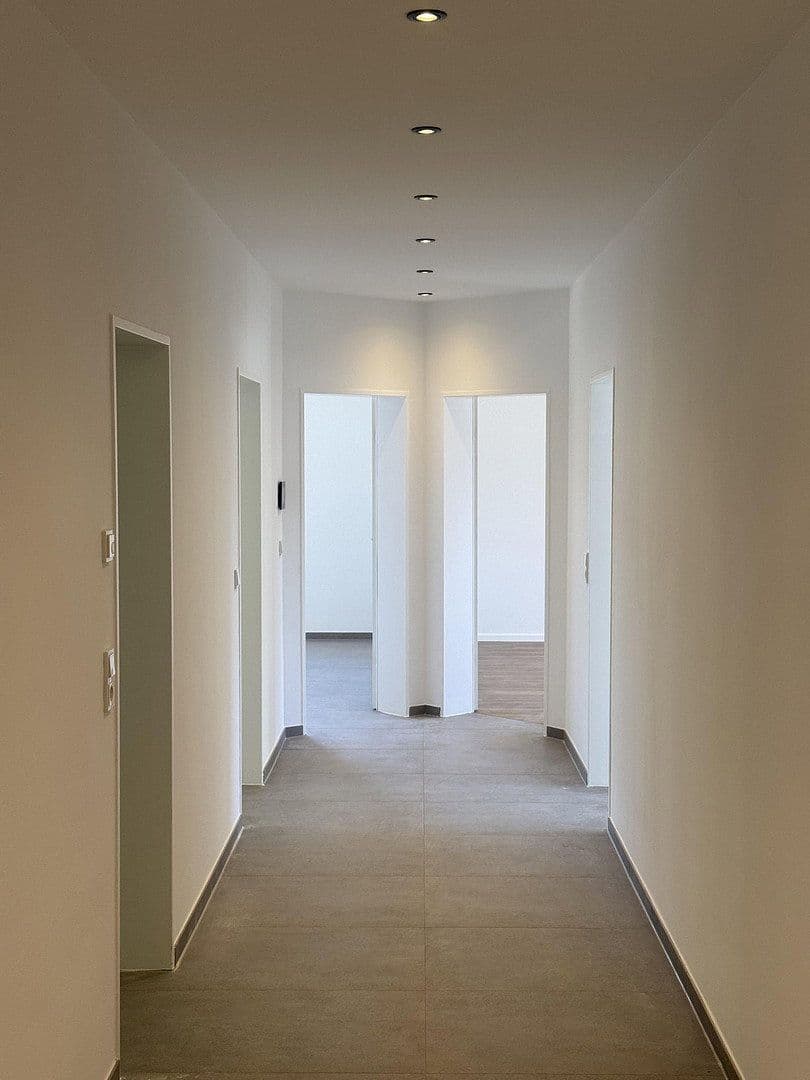 Prenájom kancelárie 99 m², Nidderau, Hesensko Prenájom kancelárie 99 m², Nidderau, Hesensko