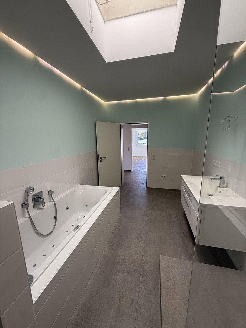 Prenájom kancelárie 99 m², Nidderau, Hesensko Prenájom kancelárie 99 m², Nidderau, Hesensko