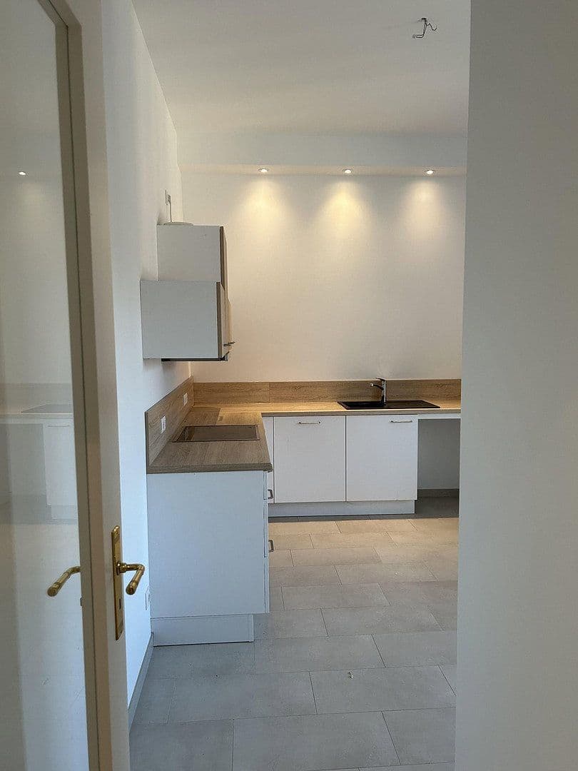 Predaj bytu 3-izbový 72 m², Finckensteinallee 97, Berlin, Berlín Predaj bytu 3-izbový 72 m², Finckensteinallee 97, Berlin, Berlín