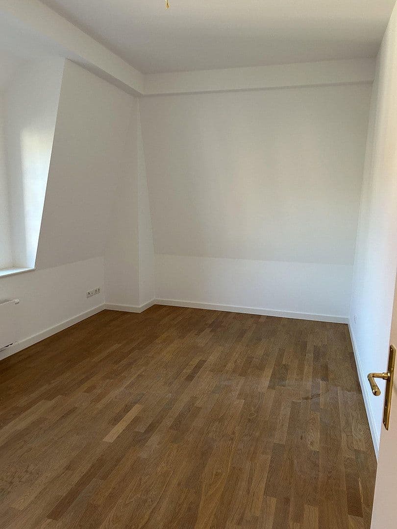 Predaj bytu 3-izbový 72 m², Finckensteinallee 97, Berlin, Berlín Predaj bytu 3-izbový 72 m², Finckensteinallee 97, Berlin, Berlín