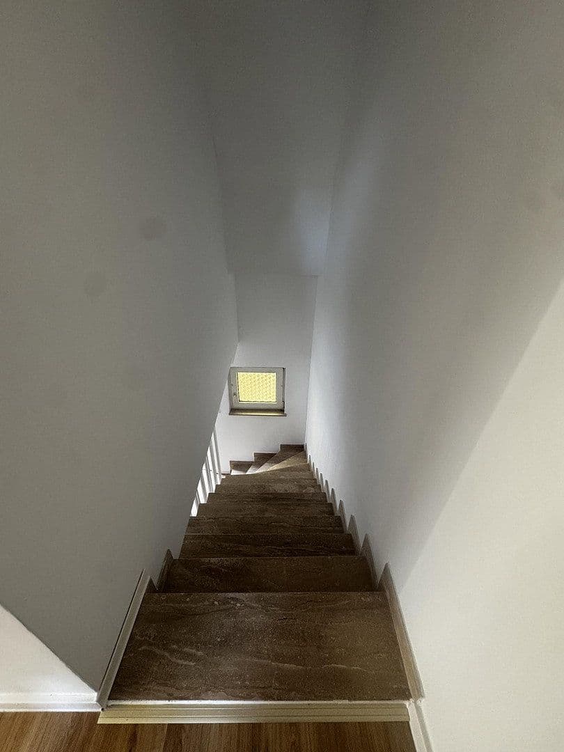 Prenájom domu 100 m², pozemok 300 m², Nibelungenstraße 37, Viernheim, Hesensko Prenájom domu 100 m², pozemok 300 m², Nibelungenstraße 37, Viernheim, Hesensko