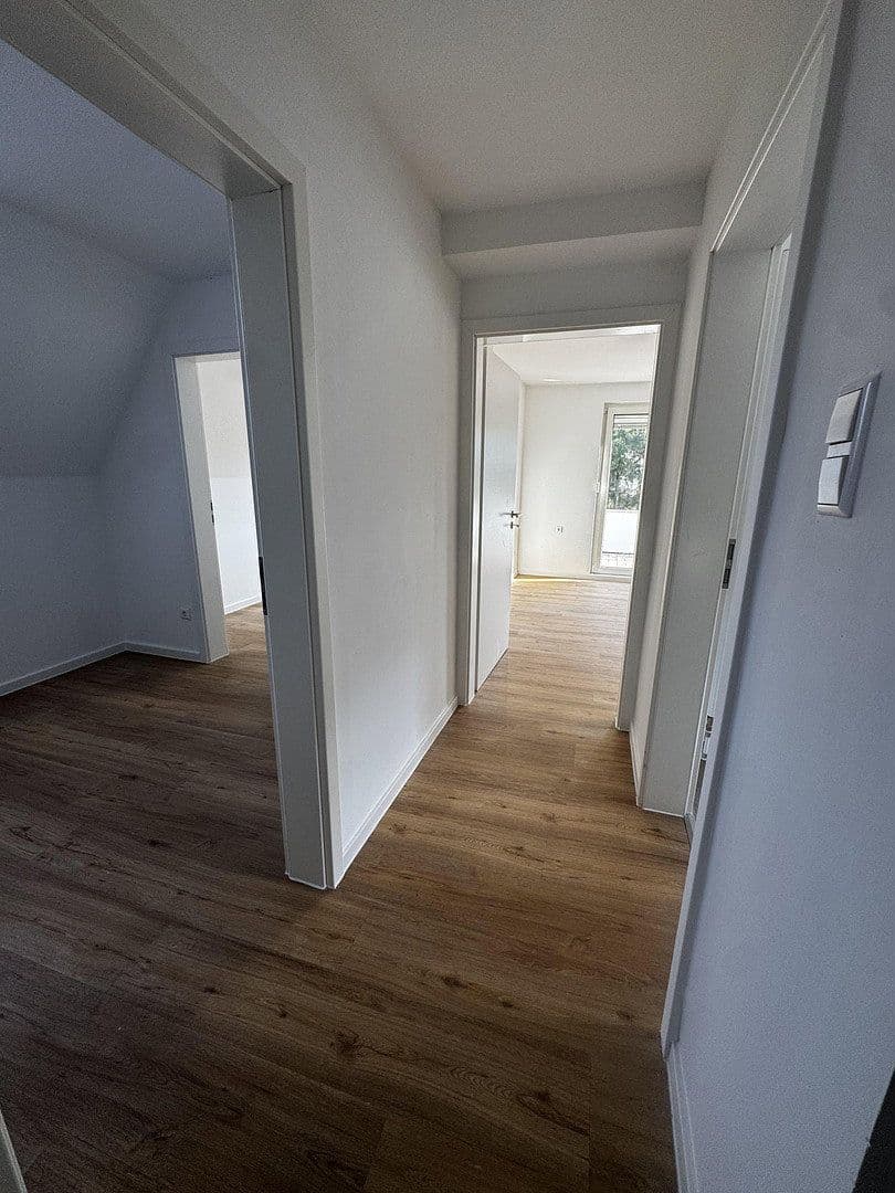 Prenájom domu 100 m², pozemok 300 m², Nibelungenstraße 37, Viernheim, Hesensko Prenájom domu 100 m², pozemok 300 m², Nibelungenstraße 37, Viernheim, Hesensko