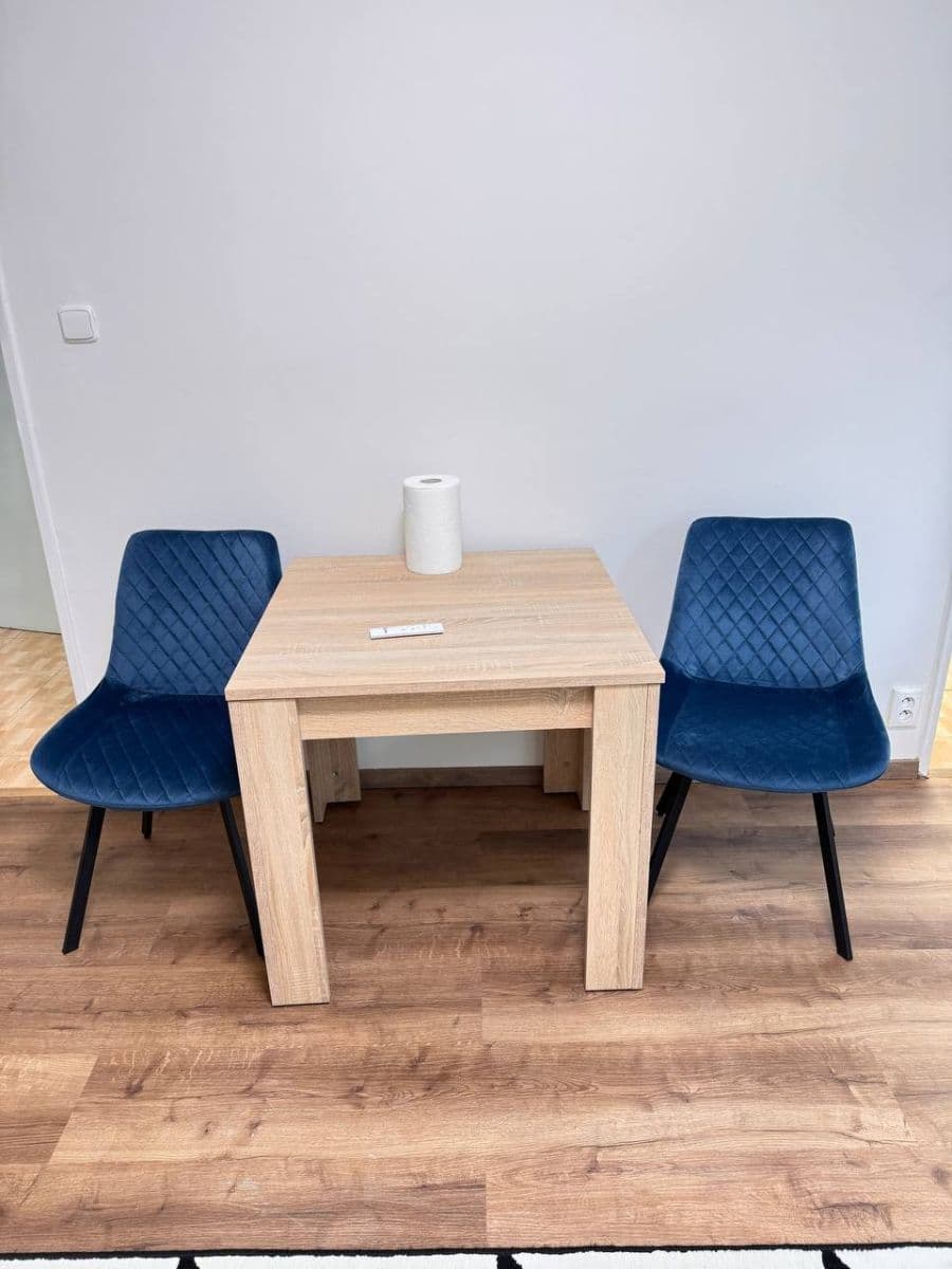 Prenájom bytu 1-izbový 35 m², Varnsdorfská, Praha, Praha Prenájom bytu 1-izbový 35 m², Varnsdorfská, Praha, Praha