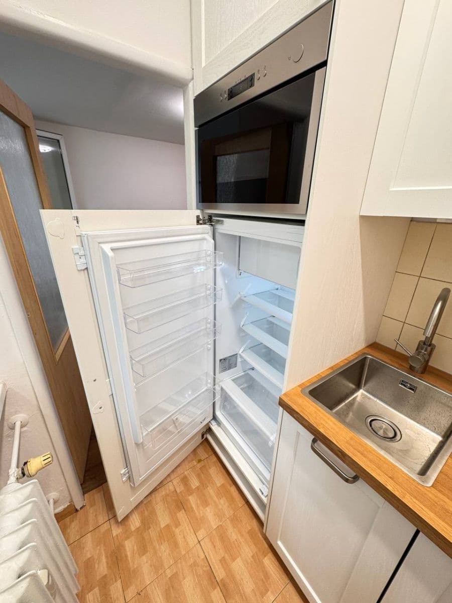Prenájom bytu 1-izbový 35 m², Varnsdorfská, Praha, Praha Prenájom bytu 1-izbový 35 m², Varnsdorfská, Praha, Praha