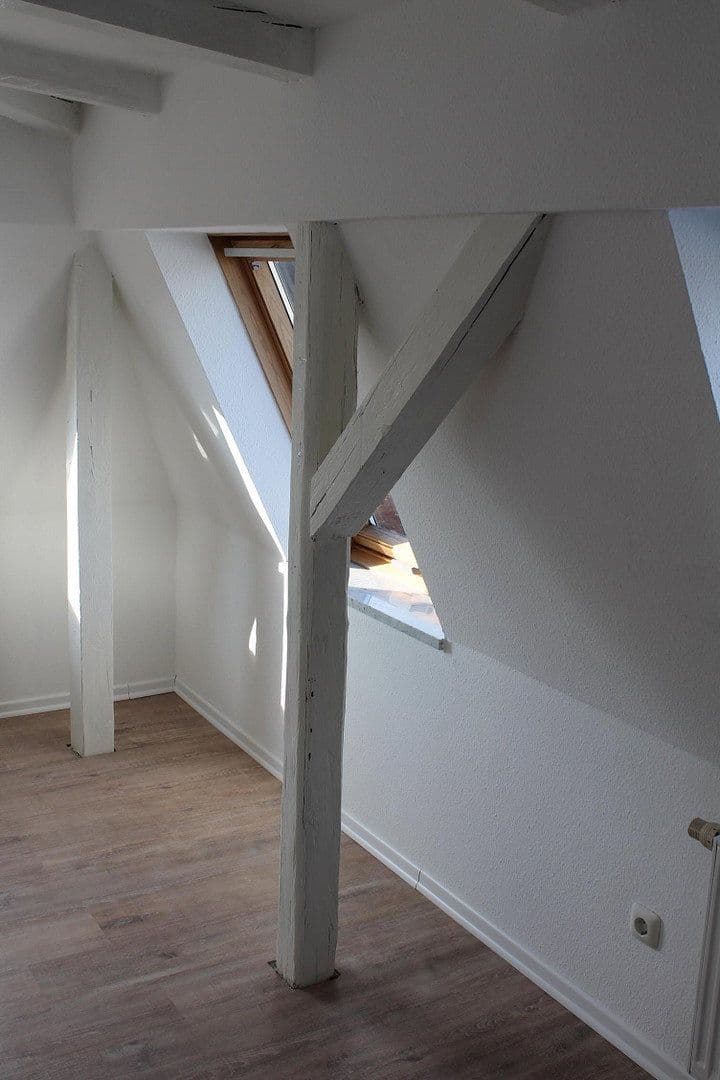 Prenájom bytu 4-izbový 107 m², Friedrich-Engels-Straße 49, Zwickau, Sasko Prenájom bytu 4-izbový 107 m², Friedrich-Engels-Straße 49, Zwickau, Sasko